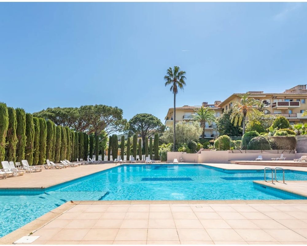 Image 1 ST Tropez